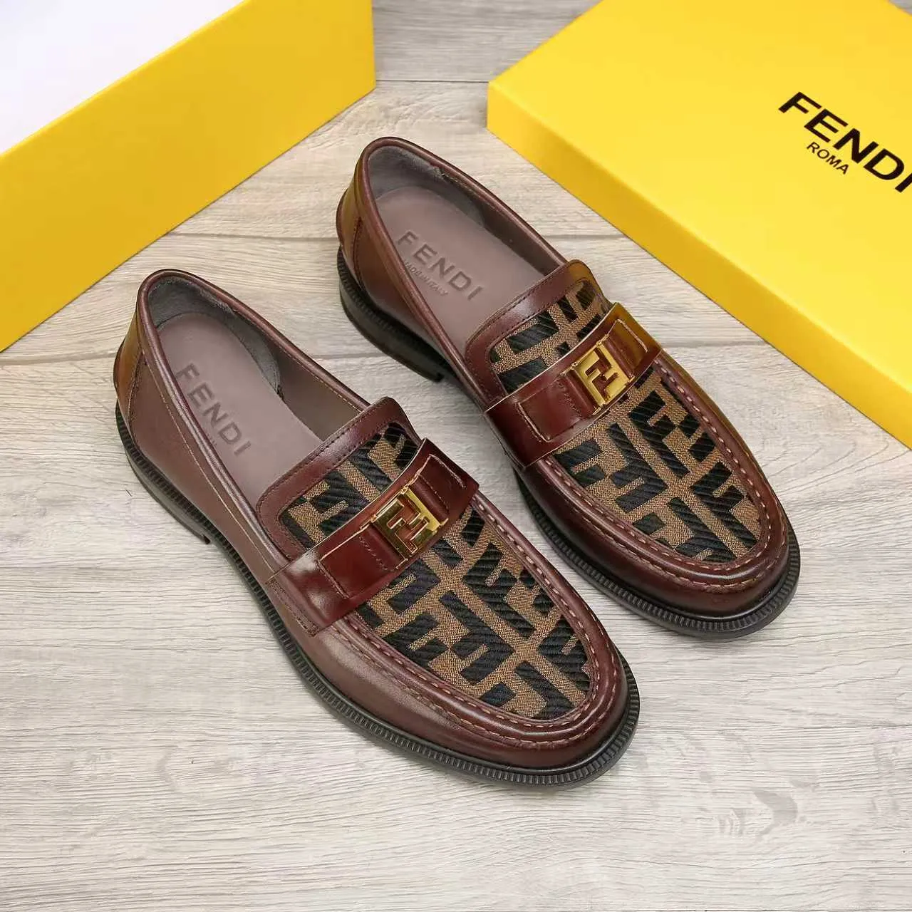 ​Men's shoes 💰 500 💰 Water dyed cowhide 🆘 The latest FENDI ( Fendi ) new casual leather shoes 🕶️🕶️ Simple routing effect, showing an elegant and cool driving shoe 🎬Made of Italian 🇮🇹 imported calfskin + first-layer water-dyed cowhide lining🐂Excellent material🎬Detailed workmanship 🤗Comfortable foot feel➰➰. ​Pair it with any outfit to show your taste and temperament, low-key luxury ♻️Design ​simple and elegant ​noble and fashionable 🍃​Very loved and favored by trendy men 💓❤️Size: 38-44 2⃣️colors available